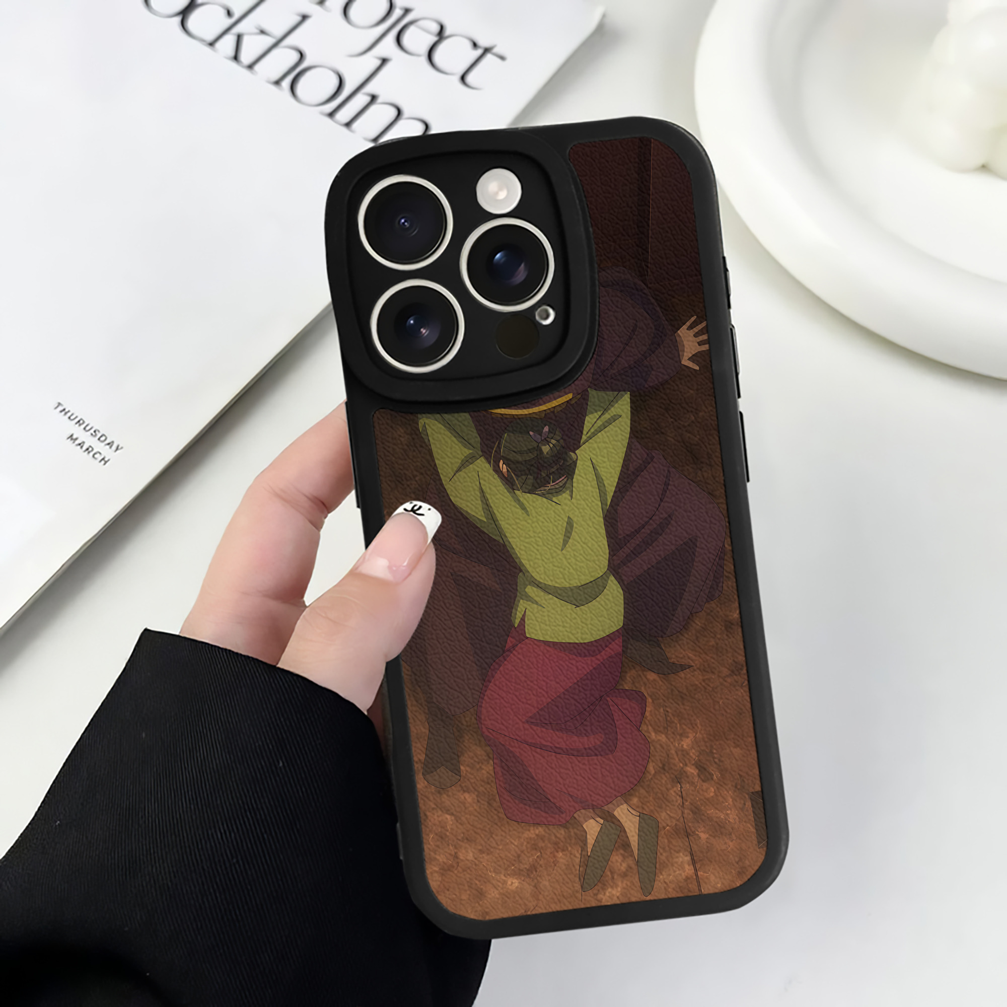 （画像用） 薬屋のひとりごと The Apothecary Diaries 【iPhone 16シリーズ対応】シリコンスマホケース（レザー調） 材質：シリコン